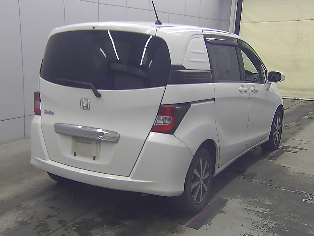 HONDA FREED SPIKE