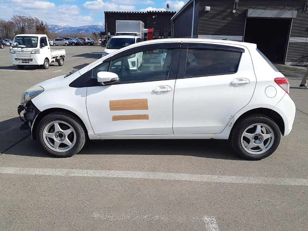TOYOTA VITZ