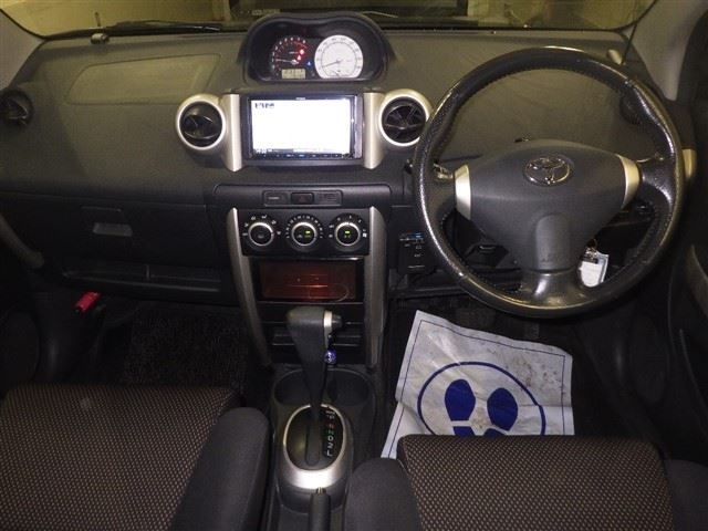TOYOTA IST