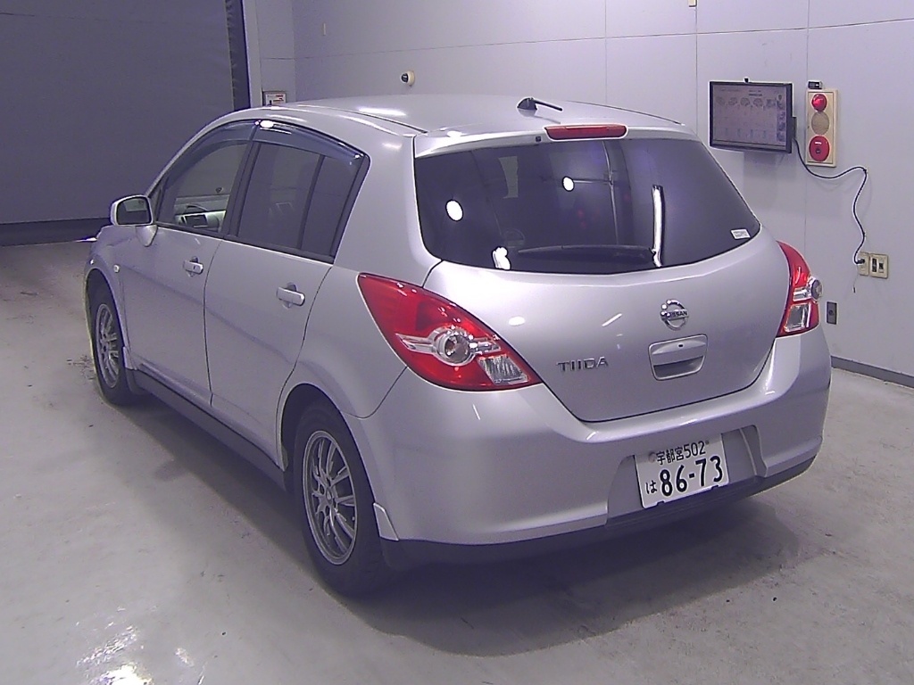 NISSAN TIIDA