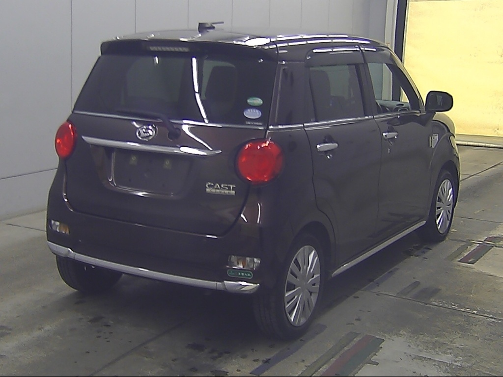DAIHATSU CAST