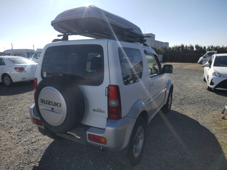 SUZUKI JIMNY SIERRA