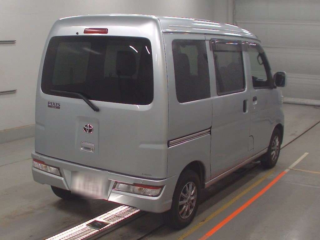 TOYOTA PIXIS VAN