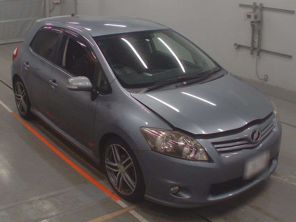 TOYOTA AURIS