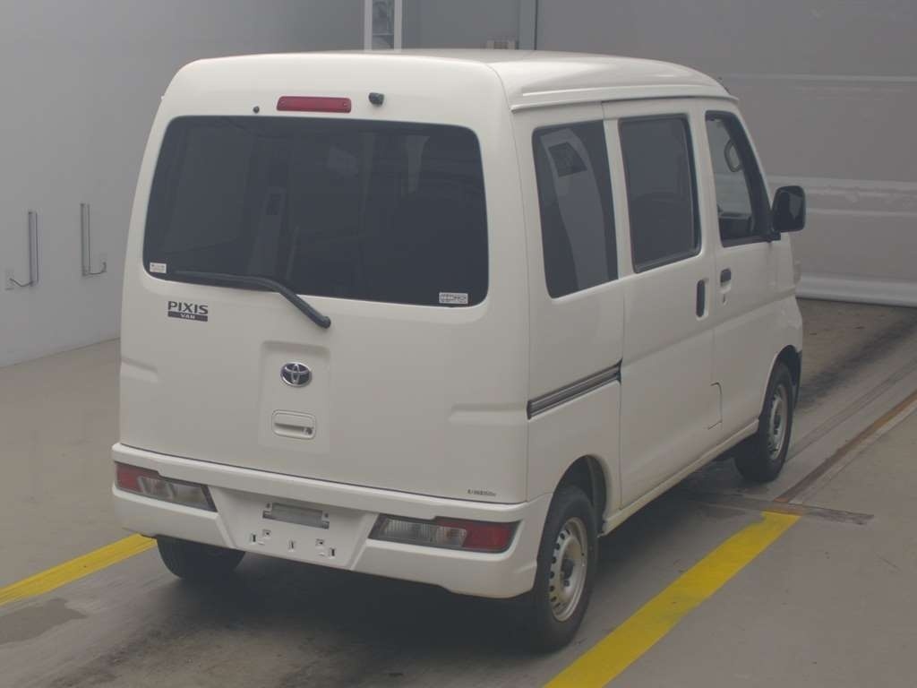 TOYOTA PIXIS VAN