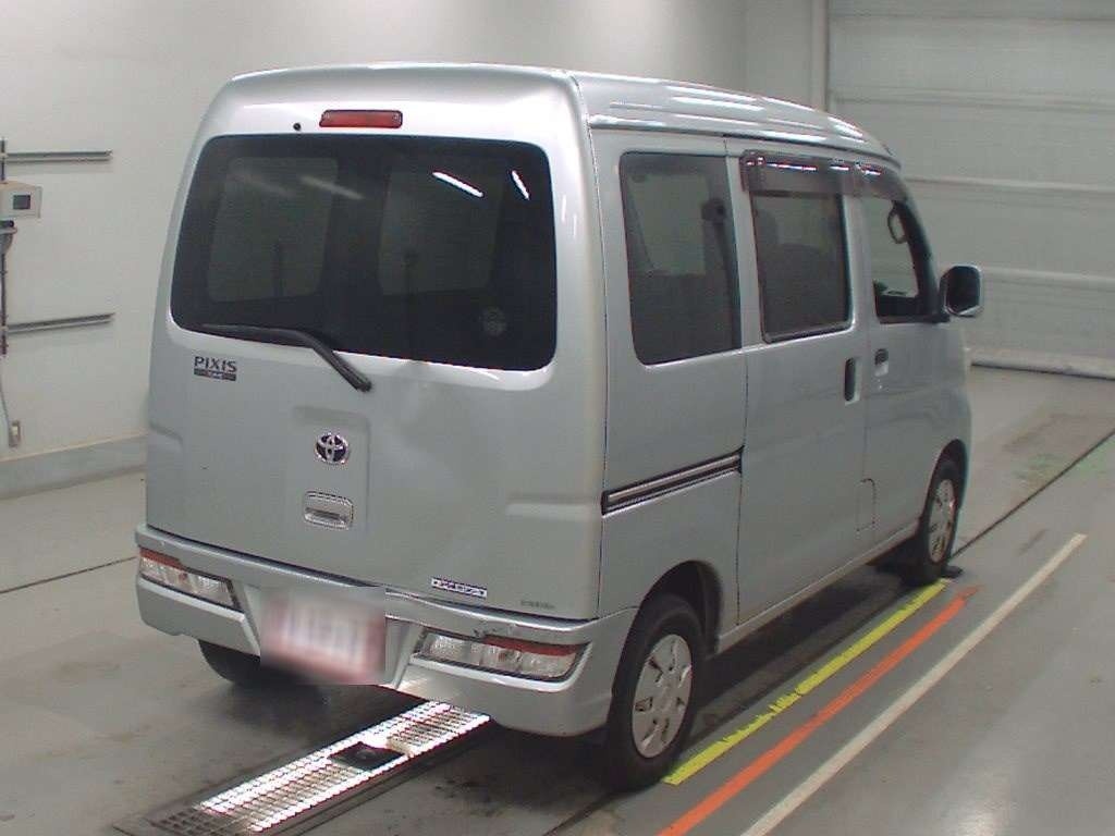 TOYOTA PIXIS VAN