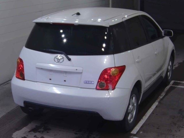 TOYOTA IST