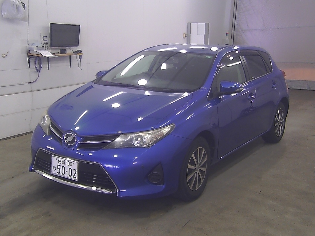 TOYOTA AURIS