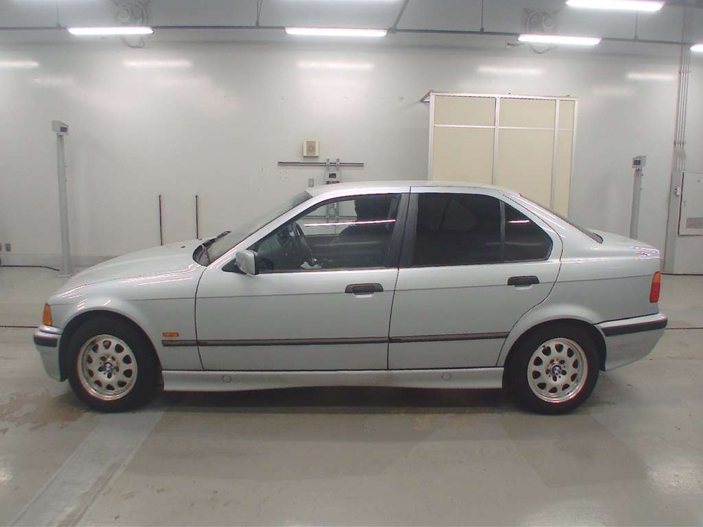 BMW 3-SERIES