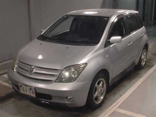TOYOTA IST