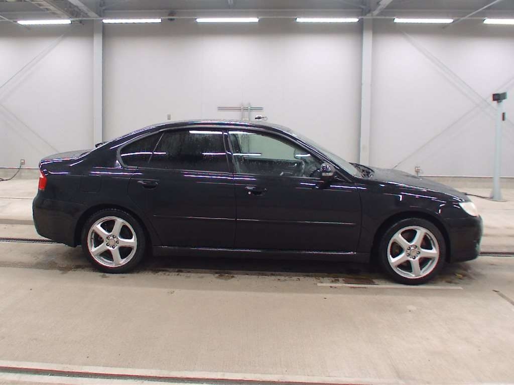 SUBARU LEGACY B4