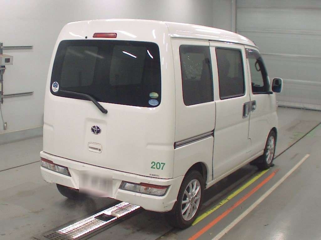 TOYOTA PIXIS VAN