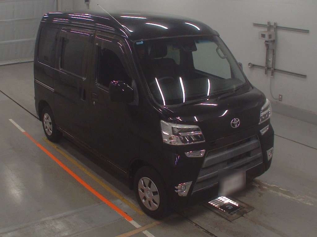 TOYOTA PIXIS VAN