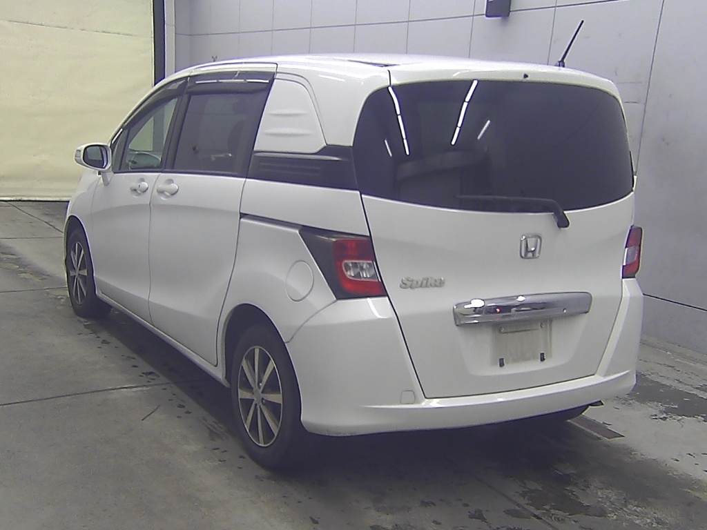 HONDA FREED SPIKE