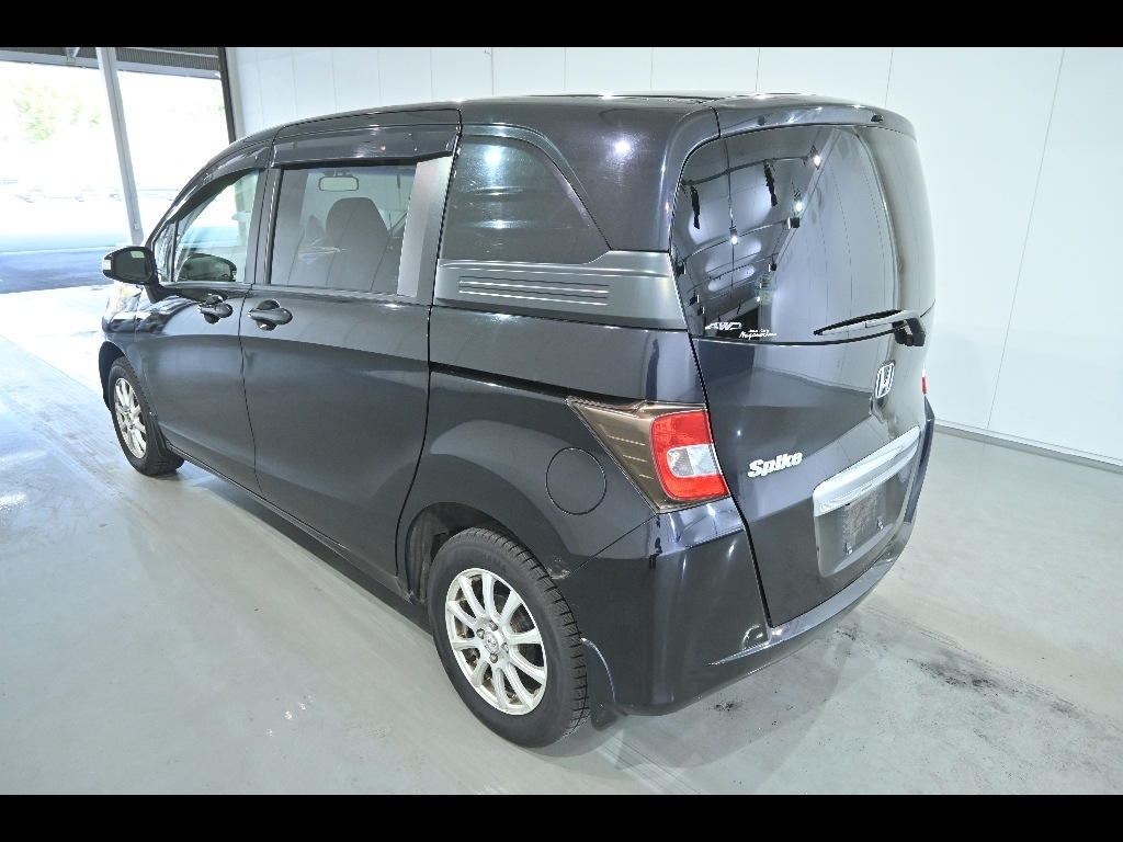 HONDA FREED SPIKE