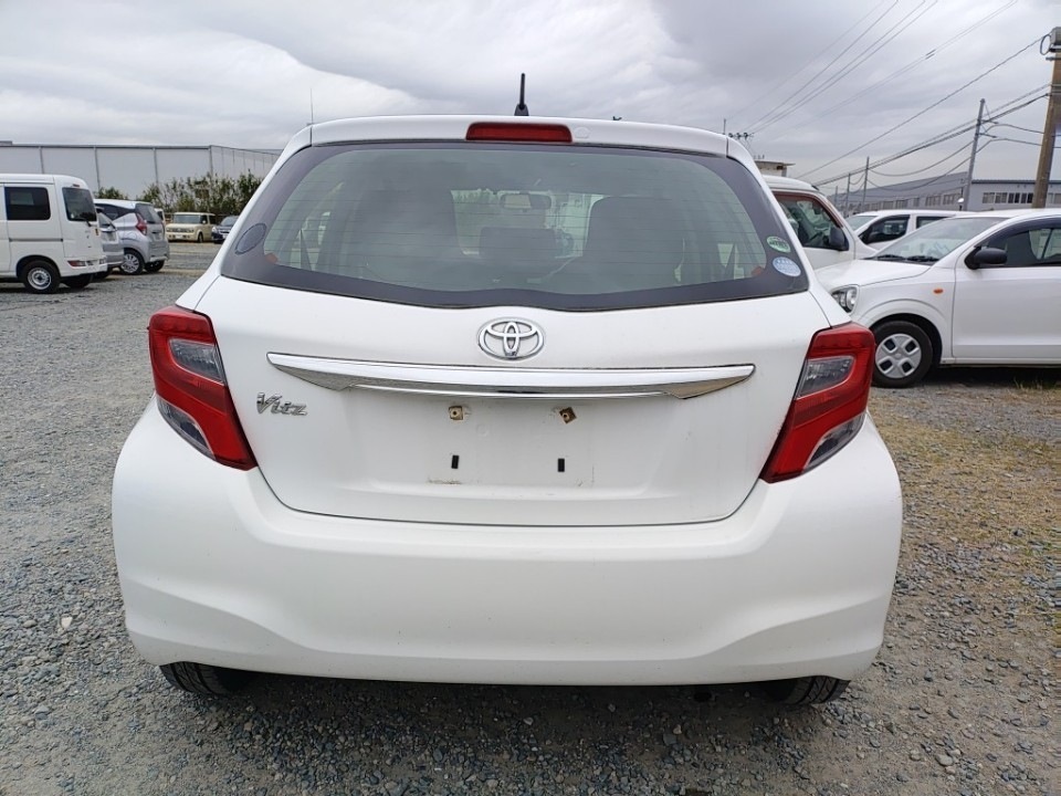 TOYOTA VITZ