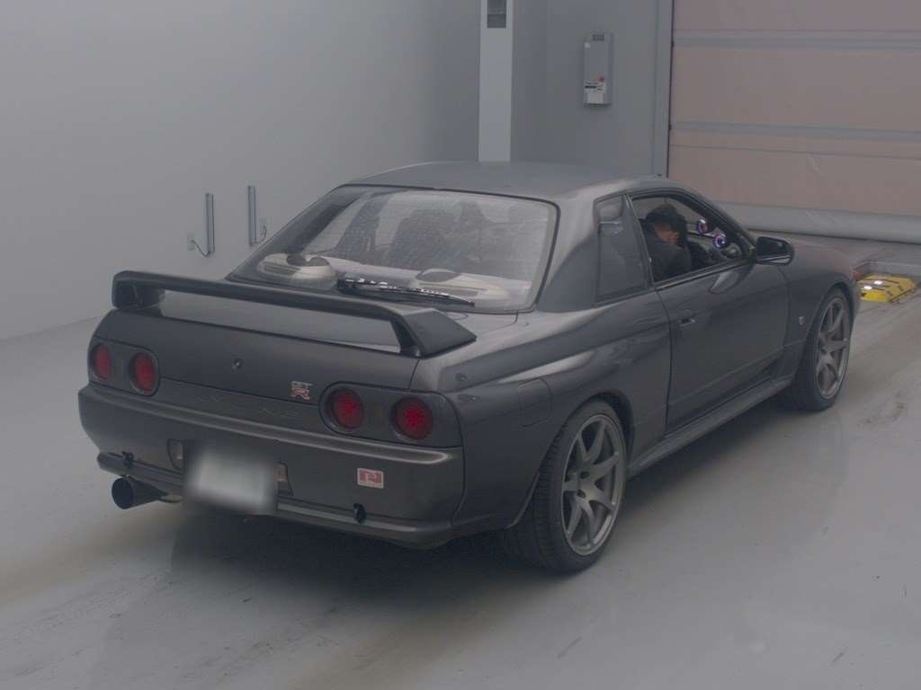 NISSAN SKYLINE GT-R