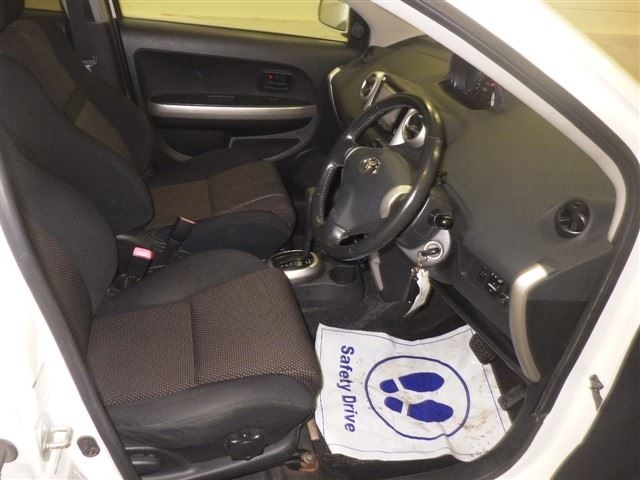 TOYOTA IST