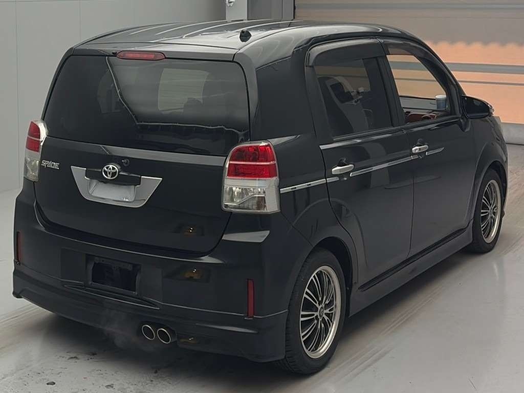 TOYOTA SPADE