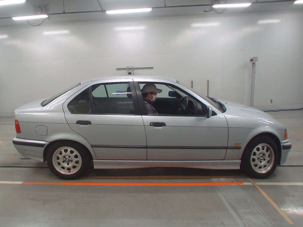 BMW 3-SERIES