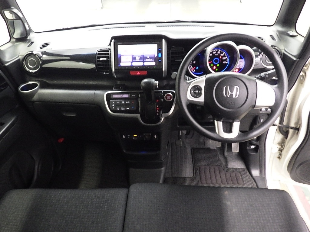 HONDA N-BOX