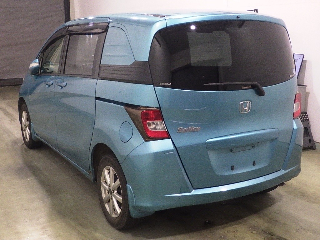 HONDA FREED SPIKE