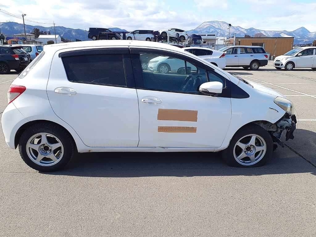 TOYOTA VITZ