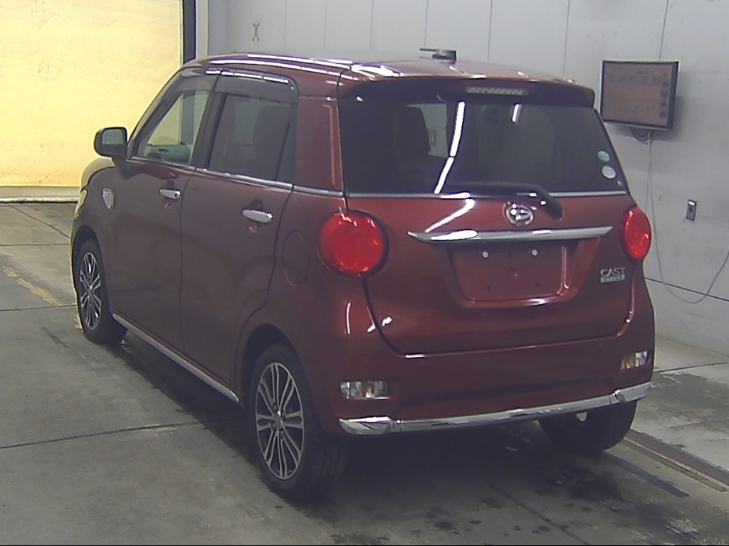 DAIHATSU CAST