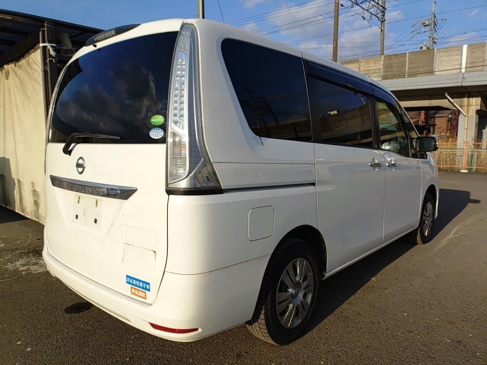 NISSAN SERENA