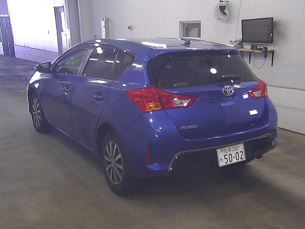 TOYOTA AURIS