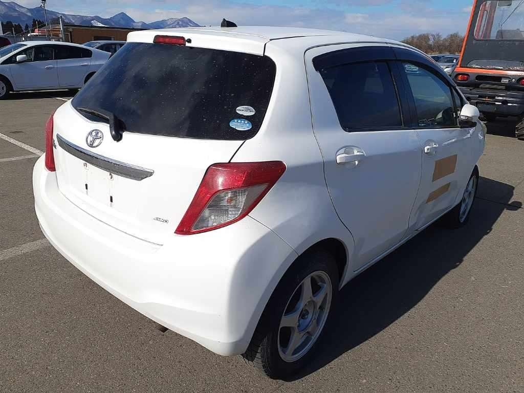 TOYOTA VITZ