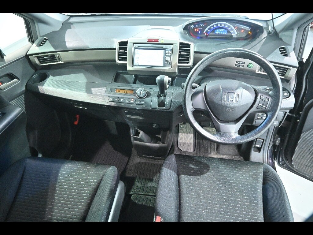 HONDA FREED SPIKE