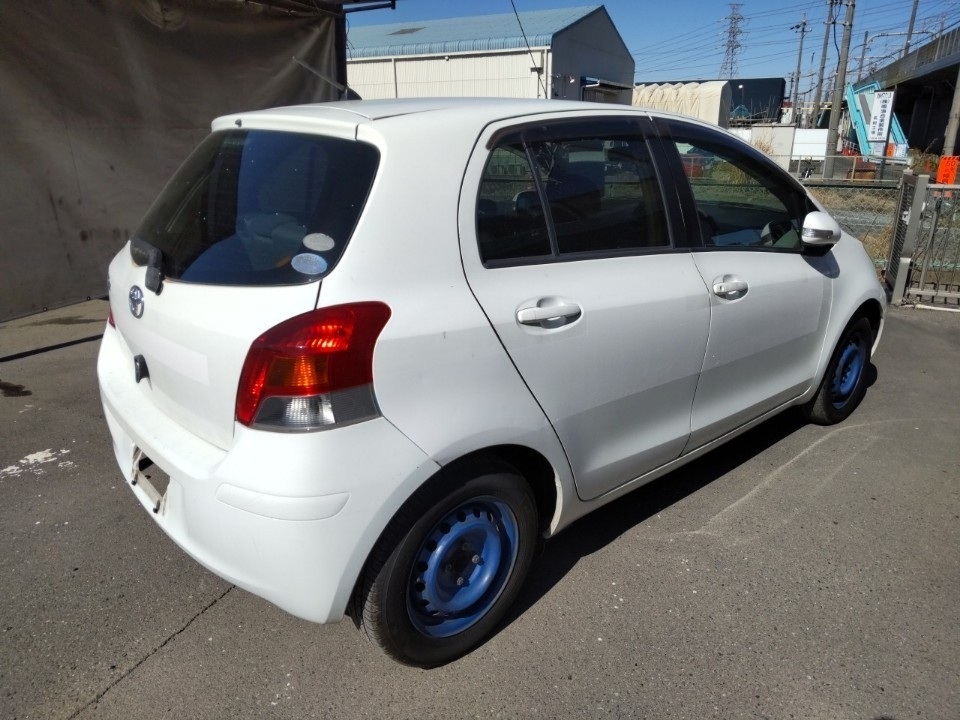 TOYOTA VITZ