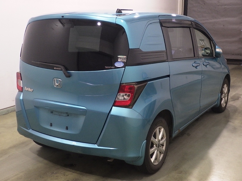 HONDA FREED SPIKE