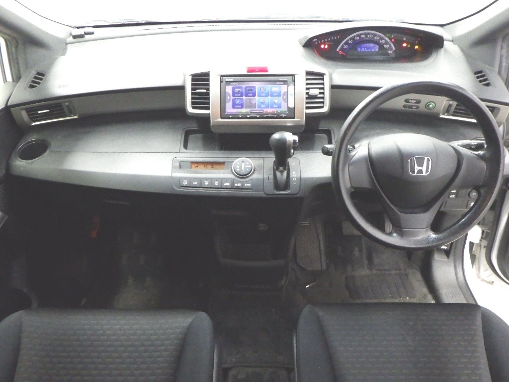 HONDA FREED SPIKE