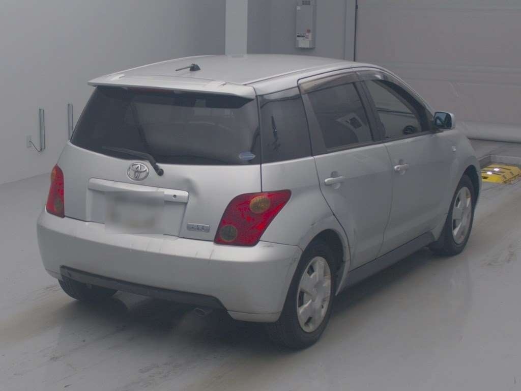 TOYOTA IST