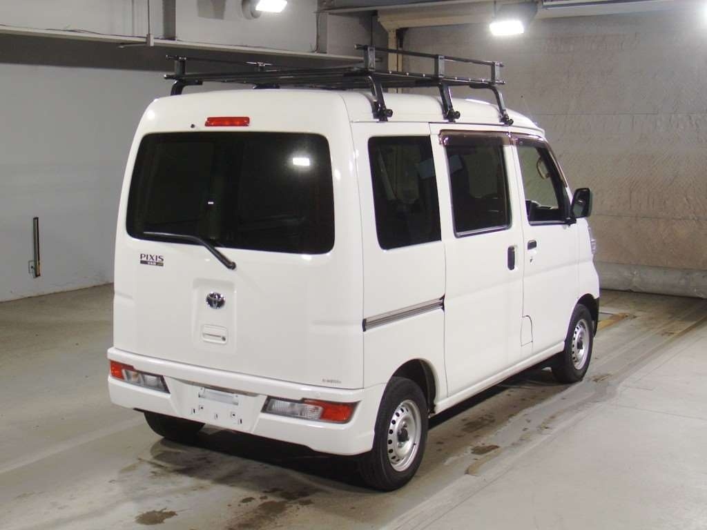 TOYOTA PIXIS VAN