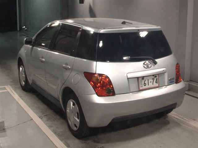 TOYOTA IST