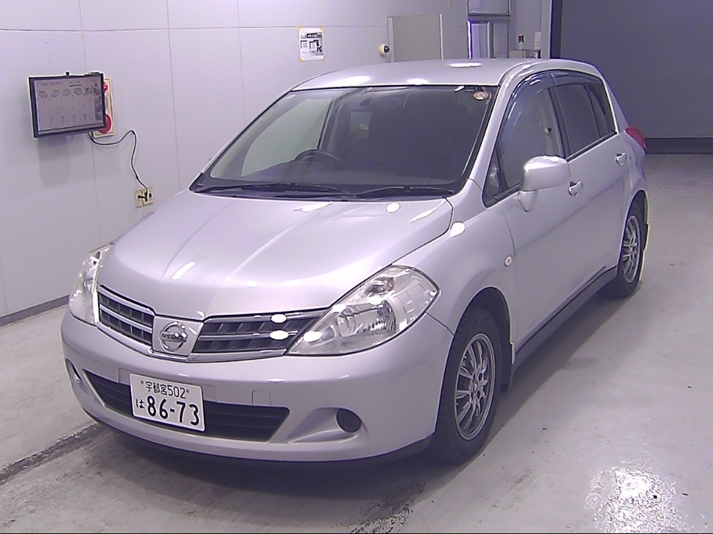 NISSAN TIIDA