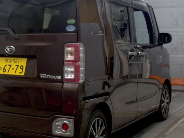 DAIHATSU WAKE