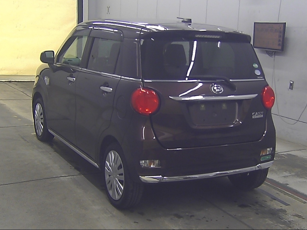 DAIHATSU CAST
