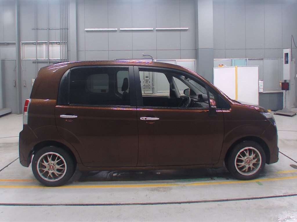 TOYOTA SPADE