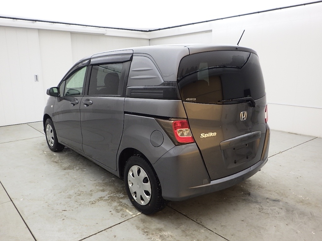 HONDA FREED SPIKE