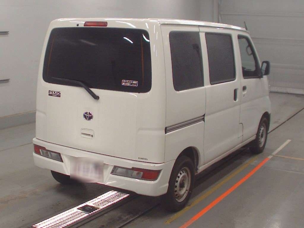 TOYOTA PIXIS VAN