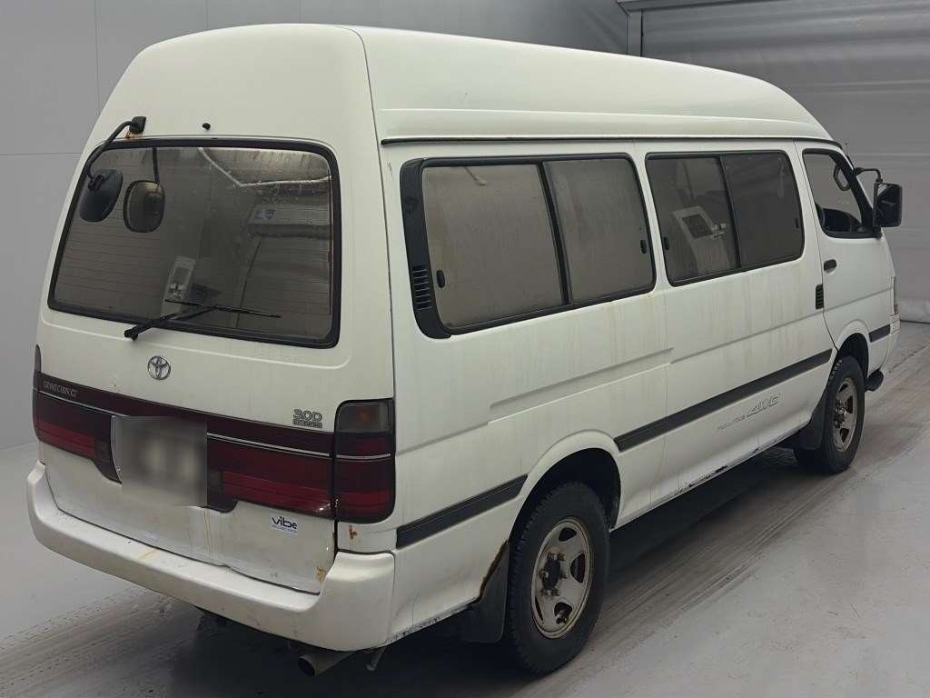 TOYOTA HIACE