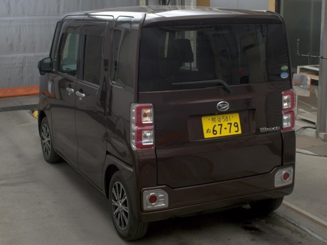 DAIHATSU WAKE