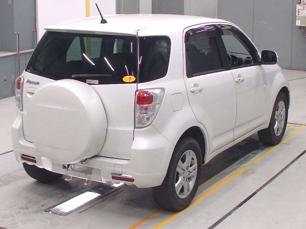 TOYOTA RUSH
