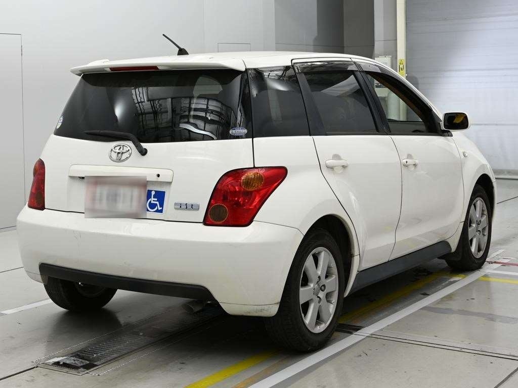 TOYOTA IST