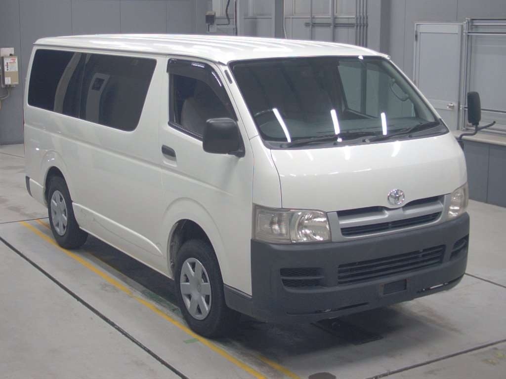 TOYOTA REGIUS ACE