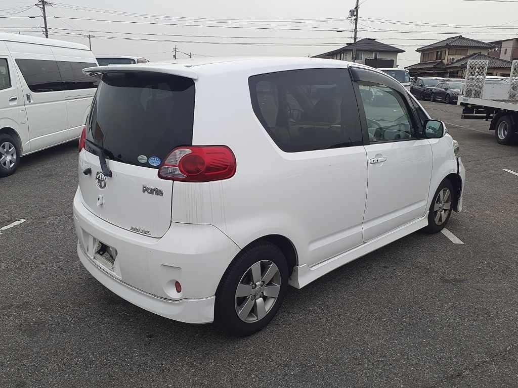 TOYOTA PORTE